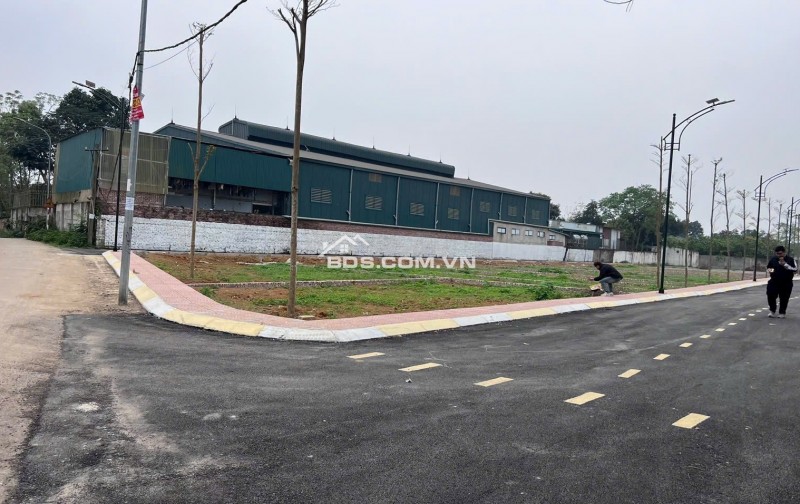 Hiếm có lô đất 2 mặt tiền mặt đường trục tiện kinh doanh gần ĐHQG